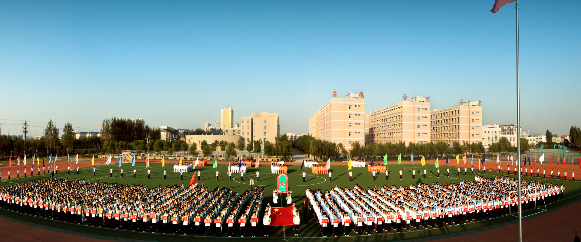 背景?/>
<!--        <div   id=